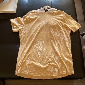 Short sleeve bleached shirt with white hoodie!